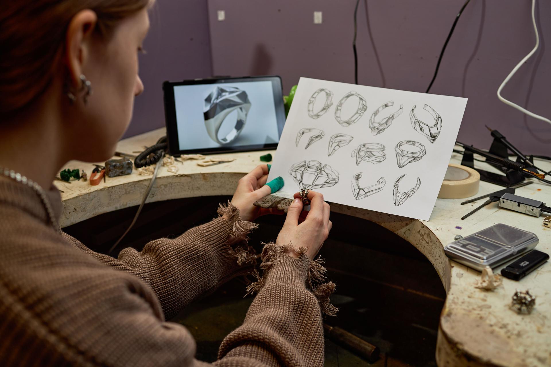 Designing Jewelry Sketches on Digital Tablet by Hand